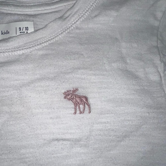 White Abercrombie Baby Tee - Picture 4 of 5